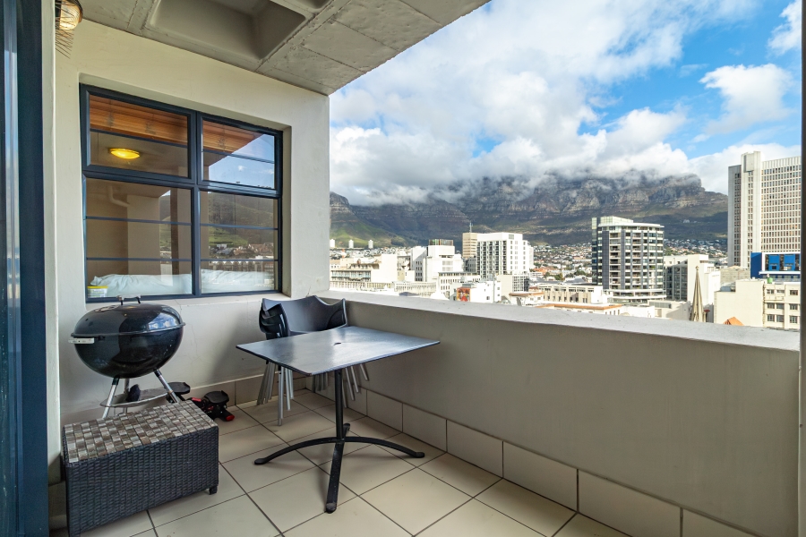 2 Bedroom Property for Sale in Cape Town City Centre Western Cape